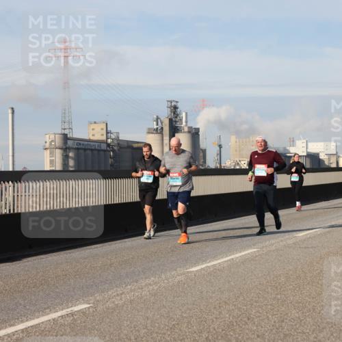 03.10.2025 - Köhlbrandbrückenlauf Lena Gebhardt http://msf.ph/oto/9103701 03.10.2025 10:12:25 Position 2  meine-sportfotos.de