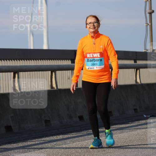 03.10.2025 - Köhlbrandbrückenlauf Strokosch-Dieckow http://msf.ph/oto/9103705 03.10.2025 10:14:41 Position 2 2669 meine-sportfotos.de