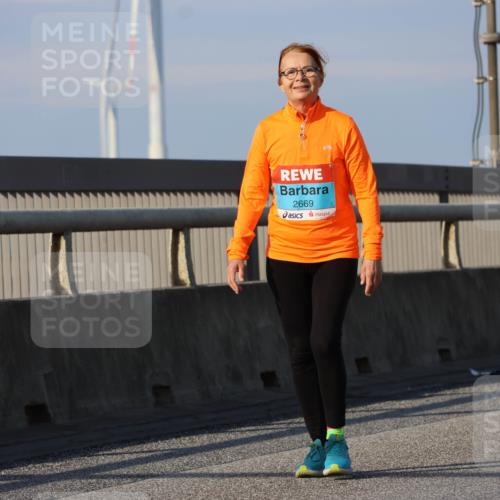 03.10.2025 - Köhlbrandbrückenlauf Strokosch-Dieckow http://msf.ph/oto/9103714 03.10.2025 10:14:41 Position 2 2669 meine-sportfotos.de
