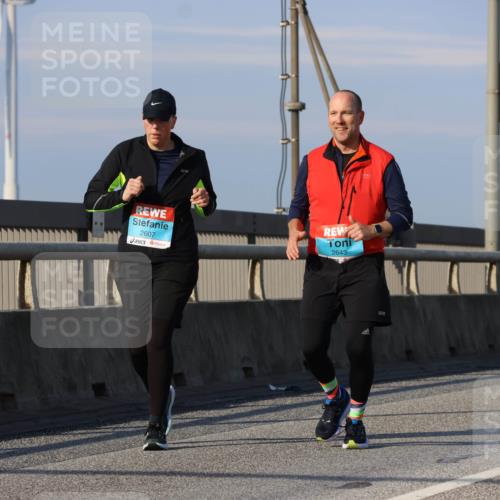 03.10.2025 - Köhlbrandbrückenlauf Strokosch-Dieckow http://msf.ph/oto/9103718 03.10.2025 10:14:46 Position 2 2607, 2643 meine-sportfotos.de