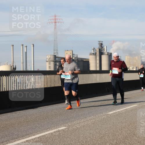 03.10.2025 - Köhlbrandbrückenlauf Lena Gebhardt http://msf.ph/oto/9103723 03.10.2025 10:12:26 Position 2 2513 meine-sportfotos.de