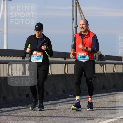 03.10.2025 - Köhlbrandbrückenlauf Strokosch-Dieckow http://msf.ph/oto/9103731 03.10.2025 10:14:46 Position 2 2607, 2643 meine-sportfotos.de