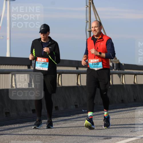 03.10.2025 - Köhlbrandbrückenlauf Strokosch-Dieckow http://msf.ph/oto/9103737 03.10.2025 10:14:46 Position 2 2607, 2643 meine-sportfotos.de