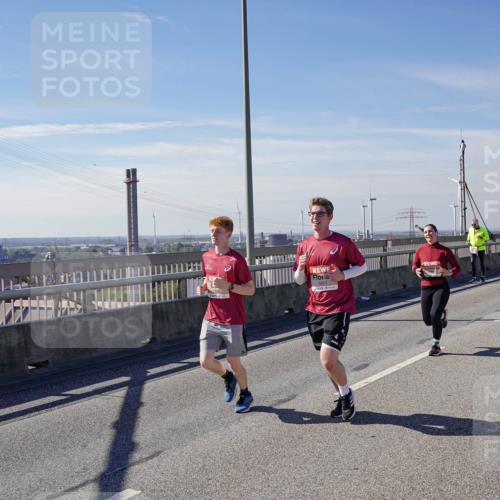 03.10.2025 - Köhlbrandbrückenlauf Michael Burmester http://msf.ph/oto/9103742 03.10.2025 12:48:09 Position 2  meine-sportfotos.de