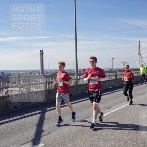 03.10.2025 - Köhlbrandbrückenlauf Michael Burmester http://msf.ph/oto/9103752 03.10.2025 12:48:09 Position 2 5911 meine-sportfotos.de