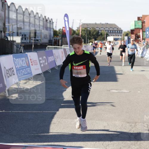 03.10.2025 - Köhlbrandbrückenlauf Jannik Wohlers http://msf.ph/oto/9103758 03.10.2025 12:58:04 Ziel 4046, 4102, 4234, 4248, 4654, 5961, 6518, 6519, 6520, 6715, 6718 meine-sportfotos.de