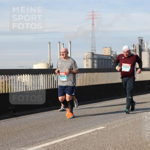 03.10.2025 - Köhlbrandbrückenlauf Lena Gebhardt http://msf.ph/oto/9103791 03.10.2025 10:12:28 Position 2 2513, 2418 meine-sportfotos.de