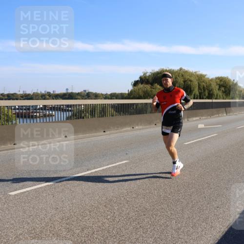 03.10.2025 - Köhlbrandbrückenlauf Strokosch-Dieckow http://msf.ph/oto/9103793 03.10.2025 12:11:07 Position 3  meine-sportfotos.de