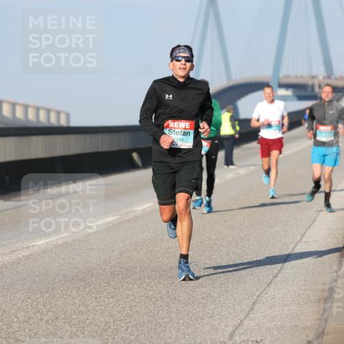 03.10.2025 - Köhlbrandbrückenlauf Lena Gebhardt http://msf.ph/oto/9103797 03.10.2025 09:38:14 Position 2 034 meine-sportfotos.de