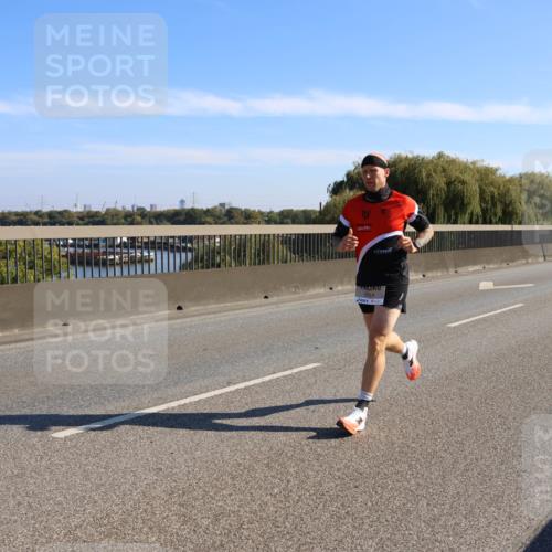 03.10.2025 - Köhlbrandbrückenlauf Strokosch-Dieckow http://msf.ph/oto/9103811 03.10.2025 12:11:07 Position 3  meine-sportfotos.de