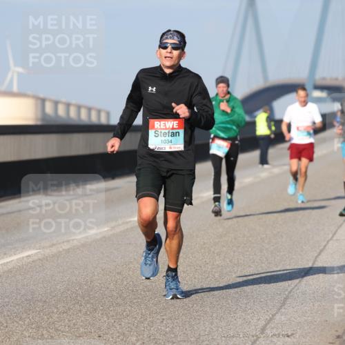 03.10.2025 - Köhlbrandbrückenlauf Lena Gebhardt http://msf.ph/oto/9103826 03.10.2025 09:38:14 Position 2 1034 meine-sportfotos.de
