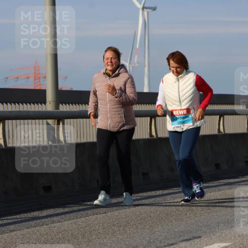03.10.2025 - Köhlbrandbrückenlauf Strokosch-Dieckow http://msf.ph/oto/9103830 03.10.2025 10:15:42 Position 2 2908 meine-sportfotos.de