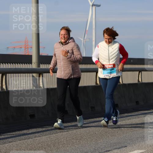 03.10.2025 - Köhlbrandbrückenlauf Strokosch-Dieckow http://msf.ph/oto/9103838 03.10.2025 10:15:43 Position 2 2908 meine-sportfotos.de