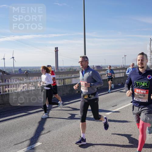 03.10.2025 - Köhlbrandbrückenlauf Michael Burmester http://msf.ph/oto/9103858 03.10.2025 12:48:17 Position 2 777, 5689 meine-sportfotos.de