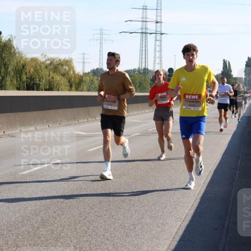 03.10.2025 - Köhlbrandbrückenlauf Strokosch-Dieckow http://msf.ph/oto/9103862 03.10.2025 12:11:24 Position 3 4072, 6253 meine-sportfotos.de