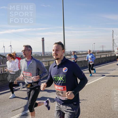 03.10.2025 - Köhlbrandbrückenlauf Michael Burmester http://msf.ph/oto/9103868 03.10.2025 12:48:17 Position 2 4777, 5689 meine-sportfotos.de