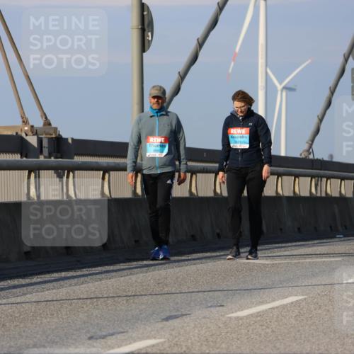 03.10.2025 - Köhlbrandbrückenlauf Strokosch-Dieckow http://msf.ph/oto/9103875 03.10.2025 10:16:07 Position 2  meine-sportfotos.de