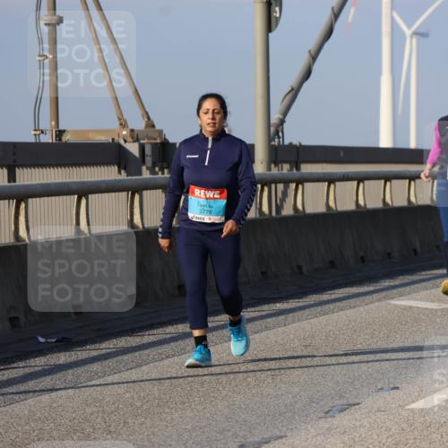 03.10.2025 - Köhlbrandbrückenlauf Strokosch-Dieckow http://msf.ph/oto/9103896 03.10.2025 10:16:37 Position 2 1 meine-sportfotos.de