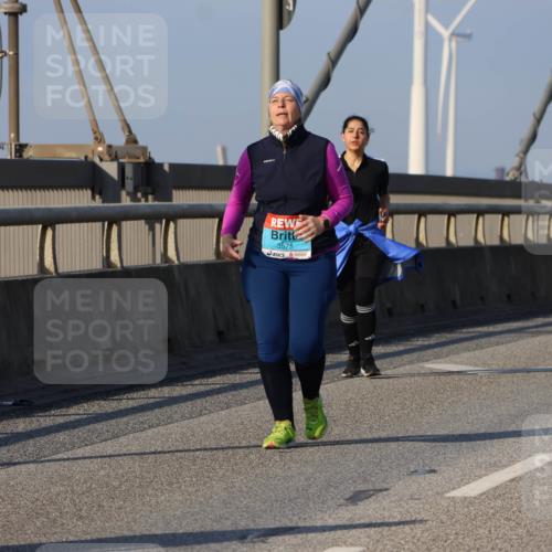 03.10.2025 - Köhlbrandbrückenlauf Strokosch-Dieckow http://msf.ph/oto/9103903 03.10.2025 10:16:42 Position 2 3575, 3774 meine-sportfotos.de