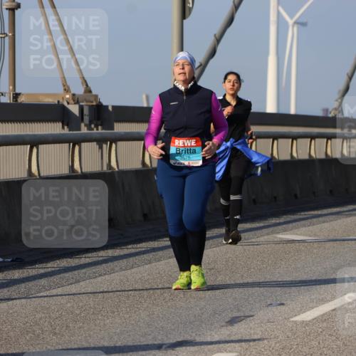 03.10.2025 - Köhlbrandbrückenlauf Strokosch-Dieckow http://msf.ph/oto/9103909 03.10.2025 10:16:42 Position 2 3575, 3774 meine-sportfotos.de