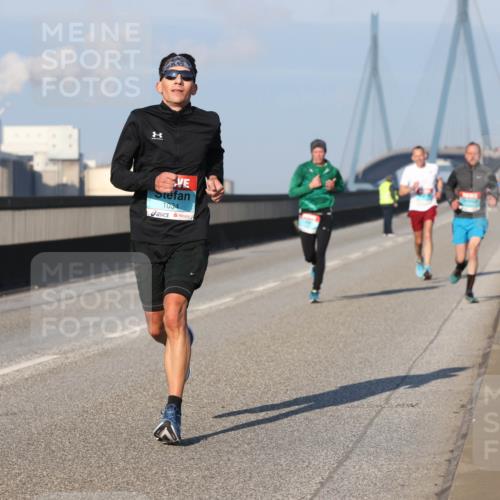 03.10.2025 - Köhlbrandbrückenlauf Lena Gebhardt http://msf.ph/oto/9103911 03.10.2025 09:38:15 Position 2 1034, 777 meine-sportfotos.de