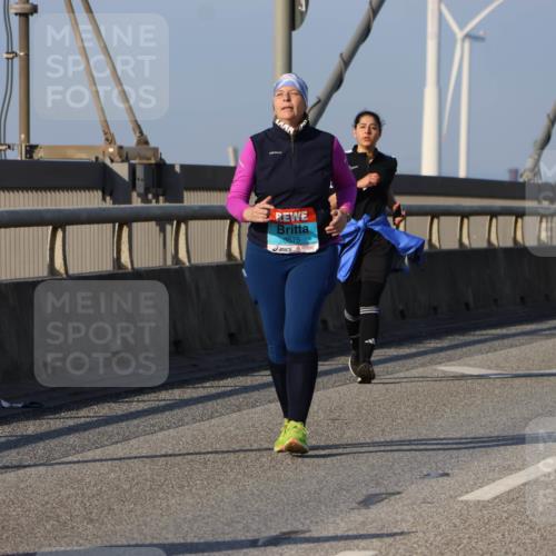 03.10.2025 - Köhlbrandbrückenlauf Strokosch-Dieckow http://msf.ph/oto/9103915 03.10.2025 10:16:42 Position 2 3575, 3774 meine-sportfotos.de