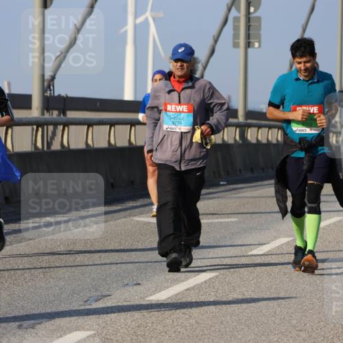 03.10.2025 - Köhlbrandbrückenlauf Strokosch-Dieckow http://msf.ph/oto/9103920 03.10.2025 10:16:44 Position 2 8774, 9702, 3195 meine-sportfotos.de