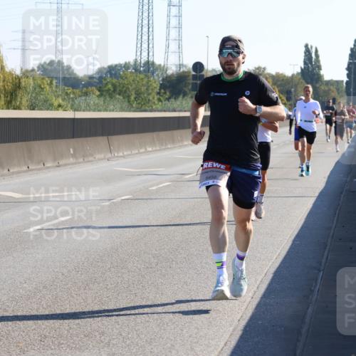 03.10.2025 - Köhlbrandbrückenlauf Strokosch-Dieckow http://msf.ph/oto/9103945 03.10.2025 12:11:36 Position 3 6458 meine-sportfotos.de