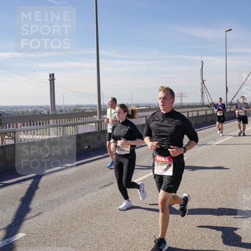 03.10.2025 - Köhlbrandbrückenlauf Michael Burmester http://msf.ph/oto/9103946 03.10.2025 12:48:20 Position 2  meine-sportfotos.de