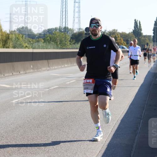 03.10.2025 - Köhlbrandbrückenlauf Strokosch-Dieckow http://msf.ph/oto/9103963 03.10.2025 12:11:37 Position 3 96, 6458 meine-sportfotos.de