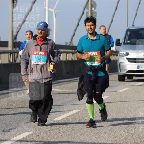 03.10.2025 - Köhlbrandbrückenlauf Strokosch-Dieckow http://msf.ph/oto/9103964 03.10.2025 10:16:46 Position 2 3774, 9702, 3195 meine-sportfotos.de