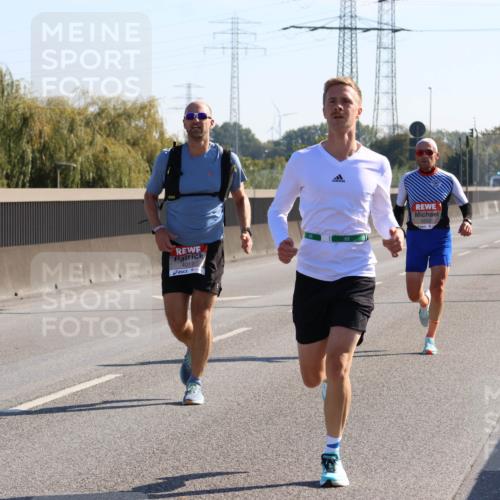 03.10.2025 - Köhlbrandbrückenlauf Strokosch-Dieckow http://msf.ph/oto/9103973 03.10.2025 12:11:43 Position 3 4017 meine-sportfotos.de