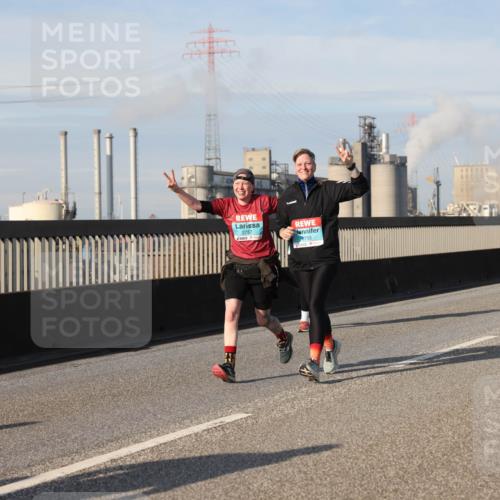 03.10.2025 - Köhlbrandbrückenlauf Lena Gebhardt http://msf.ph/oto/9103994 03.10.2025 10:12:31 Position 2 2757, 2755 meine-sportfotos.de