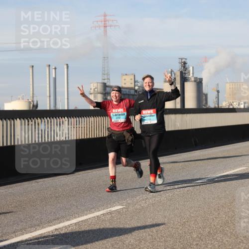 03.10.2025 - Köhlbrandbrückenlauf Lena Gebhardt http://msf.ph/oto/9104006 03.10.2025 10:12:31 Position 2 2757, 2755 meine-sportfotos.de