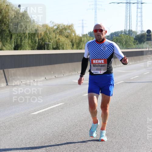03.10.2025 - Köhlbrandbrückenlauf Strokosch-Dieckow http://msf.ph/oto/9104007 03.10.2025 12:11:45 Position 3 6552 meine-sportfotos.de