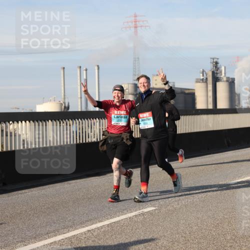 03.10.2025 - Köhlbrandbrückenlauf Lena Gebhardt http://msf.ph/oto/9104023 03.10.2025 10:12:31 Position 2 2757, 2755 meine-sportfotos.de