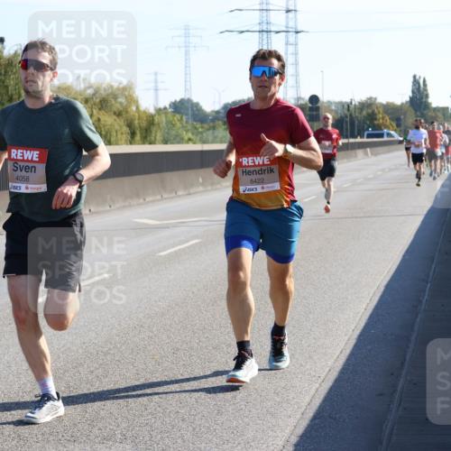 03.10.2025 - Köhlbrandbrückenlauf Strokosch-Dieckow http://msf.ph/oto/9104053 03.10.2025 12:11:56 Position 3 4058, 6422 meine-sportfotos.de