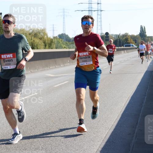 03.10.2025 - Köhlbrandbrückenlauf Strokosch-Dieckow http://msf.ph/oto/9104054 03.10.2025 12:11:56 Position 3 4058, 6422 meine-sportfotos.de