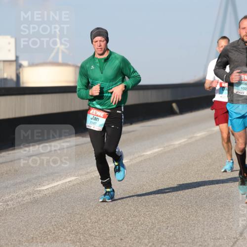 03.10.2025 - Köhlbrandbrückenlauf Lena Gebhardt http://msf.ph/oto/9104056 03.10.2025 09:38:18 Position 2 1187, 1026 meine-sportfotos.de