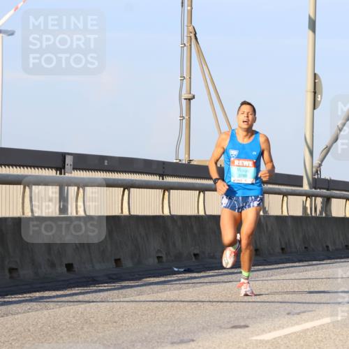 03.10.2025 - Köhlbrandbrückenlauf Strokosch-Dieckow http://msf.ph/oto/9104057 03.10.2025 09:27:32 Position 2 3769 meine-sportfotos.de
