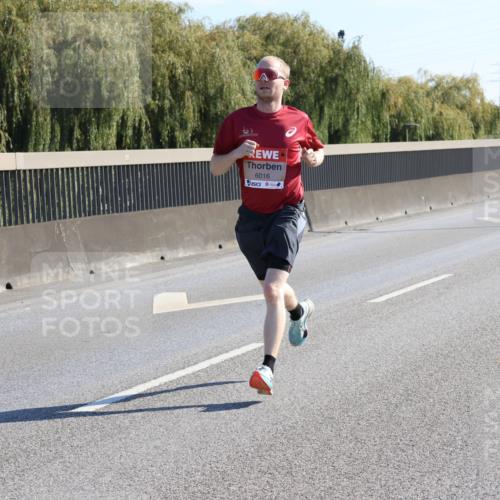 03.10.2025 - Köhlbrandbrückenlauf Strokosch-Dieckow http://msf.ph/oto/9104075 03.10.2025 12:12:01 Position 3 6016 meine-sportfotos.de