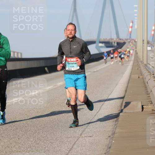 03.10.2025 - Köhlbrandbrückenlauf Lena Gebhardt http://msf.ph/oto/9104087 03.10.2025 09:38:18 Position 2 1187, 135, 1026, 77 meine-sportfotos.de