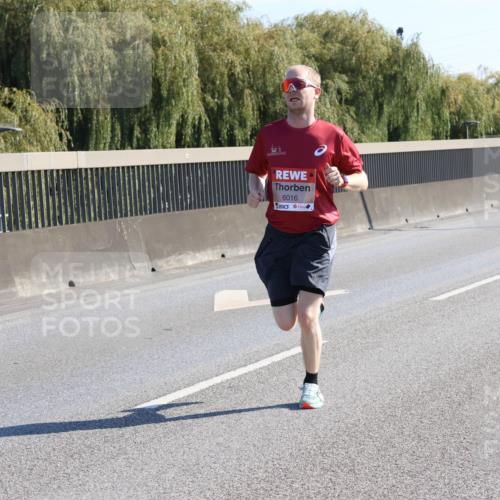 03.10.2025 - Köhlbrandbrückenlauf Strokosch-Dieckow http://msf.ph/oto/9104088 03.10.2025 12:12:02 Position 3 6016 meine-sportfotos.de