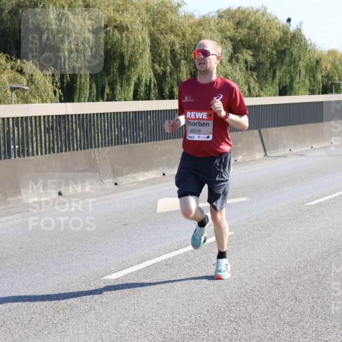 03.10.2025 - Köhlbrandbrückenlauf Strokosch-Dieckow http://msf.ph/oto/9104095 03.10.2025 12:12:02 Position 3 6016 meine-sportfotos.de