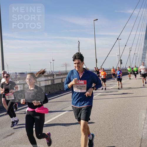 03.10.2025 - Köhlbrandbrückenlauf Michael Burmester http://msf.ph/oto/9104189 03.10.2025 12:48:29 Position 2 36, 6788 meine-sportfotos.de