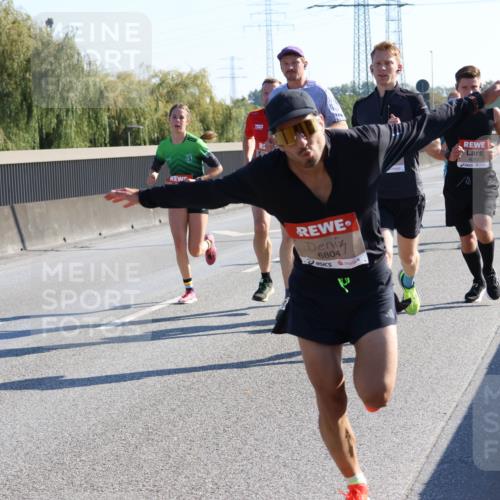 03.10.2025 - Köhlbrandbrückenlauf Strokosch-Dieckow http://msf.ph/oto/9104202 03.10.2025 12:12:13 Position 3 6804, 4083 meine-sportfotos.de