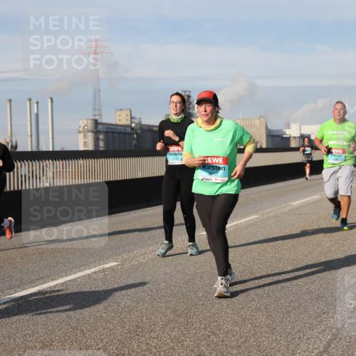 03.10.2025 - Köhlbrandbrückenlauf Lena Gebhardt http://msf.ph/oto/9104229 03.10.2025 10:12:33 Position 2 2159, 3040 meine-sportfotos.de