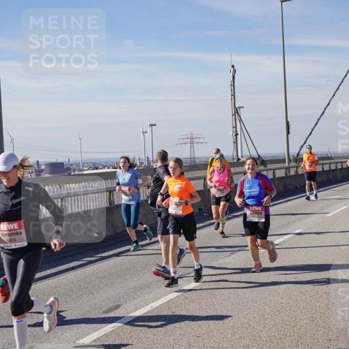 03.10.2025 - Köhlbrandbrückenlauf Michael Burmester http://msf.ph/oto/9104254 03.10.2025 12:48:32 Position 2 4873 meine-sportfotos.de