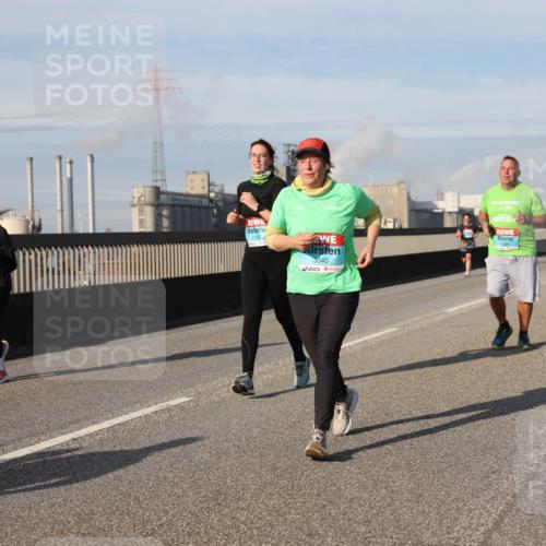03.10.2025 - Köhlbrandbrückenlauf Lena Gebhardt http://msf.ph/oto/9104259 03.10.2025 10:12:33 Position 2 2159, 3040 meine-sportfotos.de