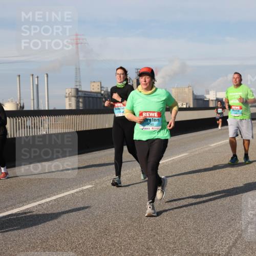 03.10.2025 - Köhlbrandbrückenlauf Lena Gebhardt http://msf.ph/oto/9104271 03.10.2025 10:12:33 Position 2 2159, 3040 meine-sportfotos.de